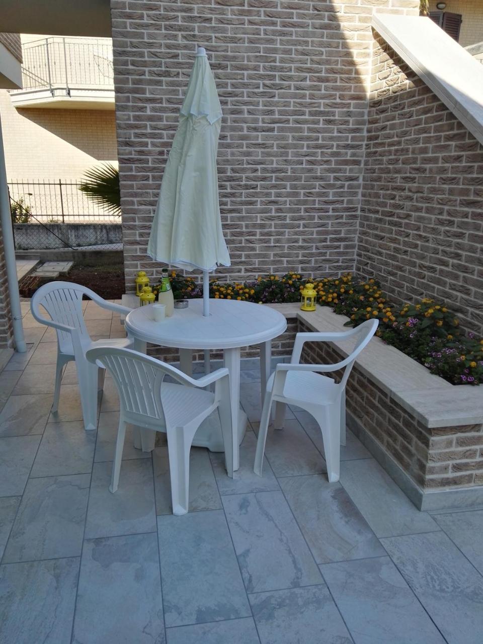 Bed and Breakfast La Casa Dei Limoni Porto SantʼElpidio Exterior foto